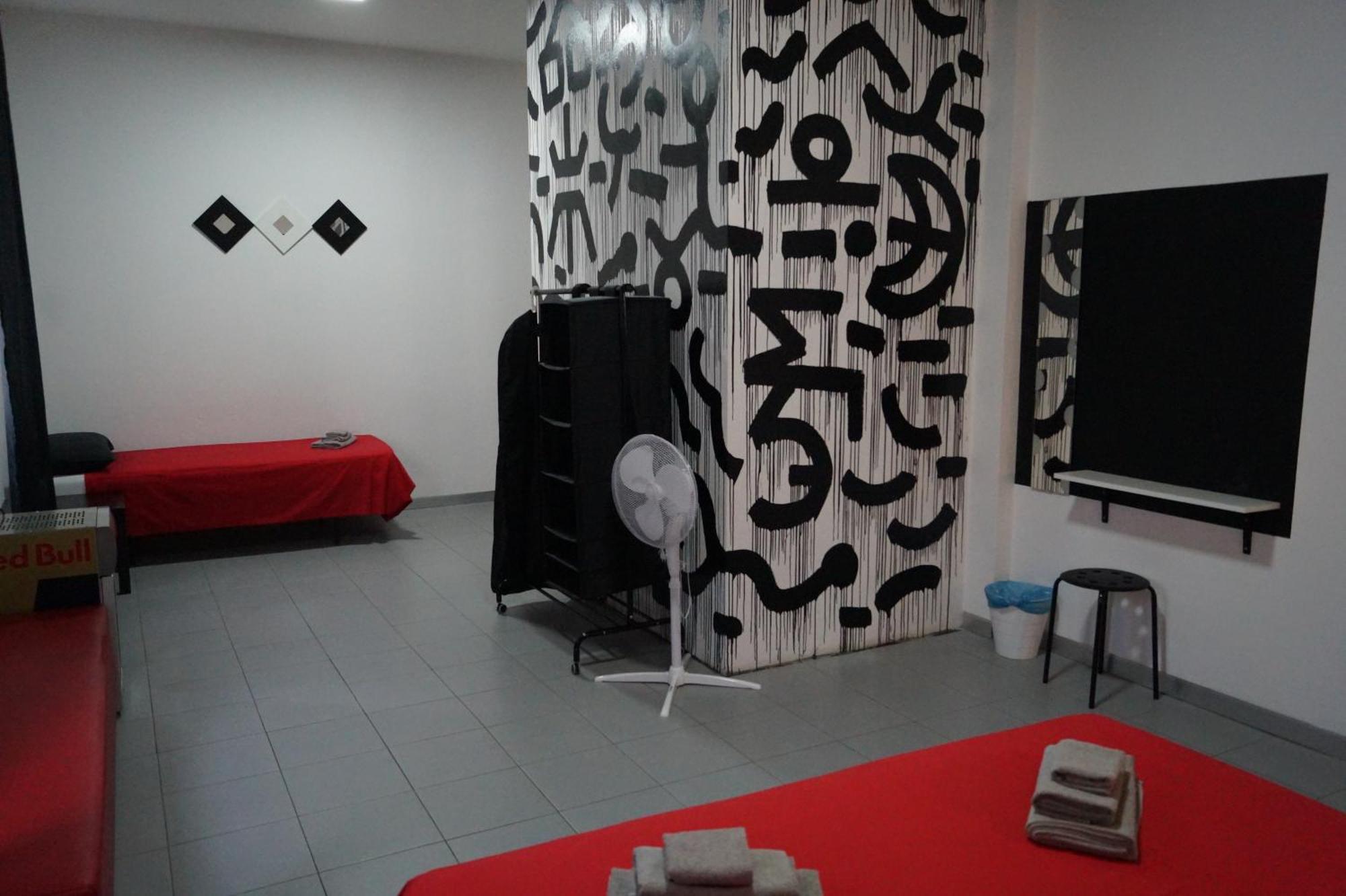 Stupido Hotel Rimini Bilik gambar